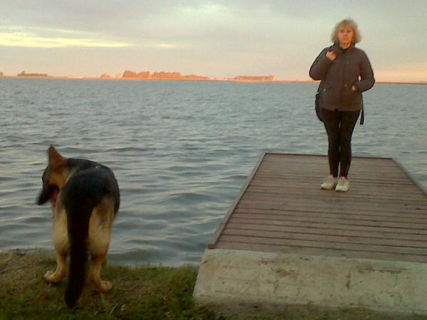 Название: lenka na prichale.jpg
Просмотров: 1172
Размер: 32.1 Кб