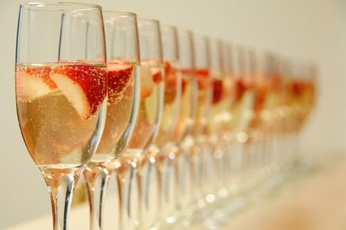 Название: bokaly-fuzhery-shampanskoe-alkogol-napitok-Favim.ru-16876.jpg
Просмотров: 329

Размер: 18.2 Кб