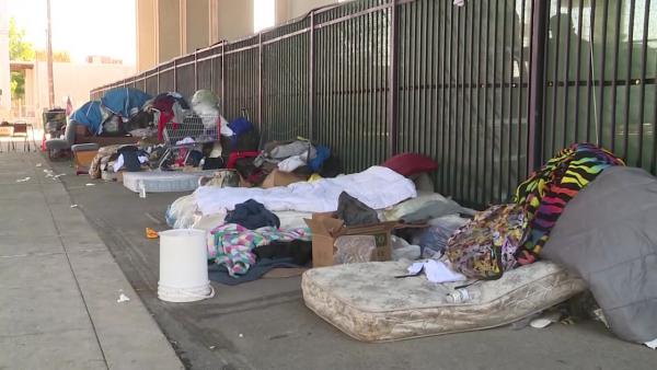 Название: 6P P WS Homeless Camps _OP_Robert A_CP__ToKPRCftp_1509058444337_10868502_ver1.0_1280_720.jpg
Просмотров: 2653
Размер: 37.3 Кб