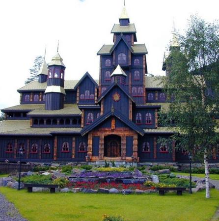 Название: Lillehammer-Fairytail-Castle 1.jpg
Просмотров: 2086
Размер: 39.2 Кб