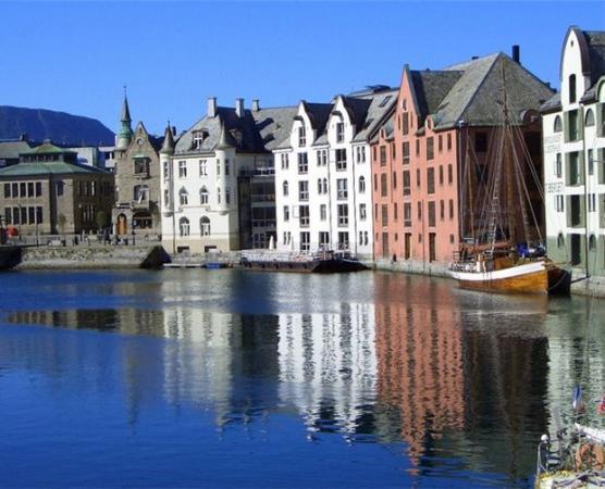 Название: Олесунн 1.jpg
Просмотров: 1659
Размер: 45.4 Кб